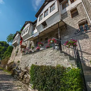 Kotoni Frühstückspension Gjirokastër